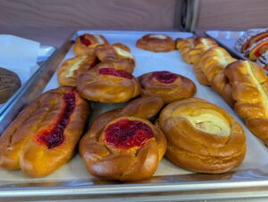 pan-nito-bakery-fruit-cream-filled-pastries